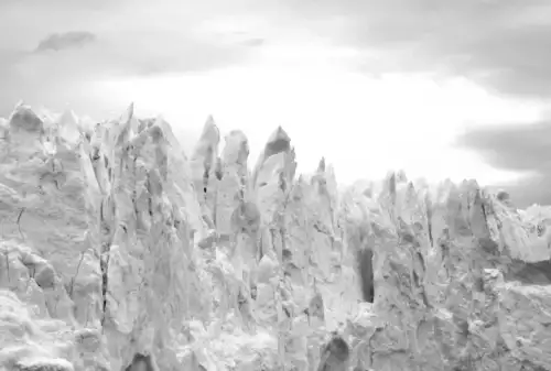 Льодовик, що вражає глибиною 2000 метрів: найдивовижніший у світі