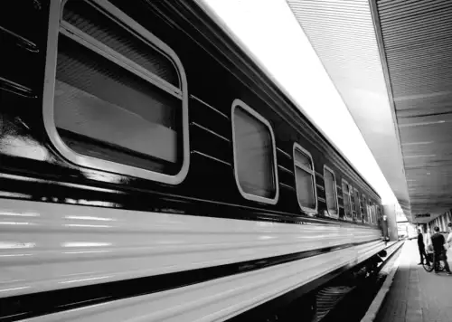 Міжнародні поїзди стоять у затримці понад чотири години: що стало причиною несподіваних перебоїв?