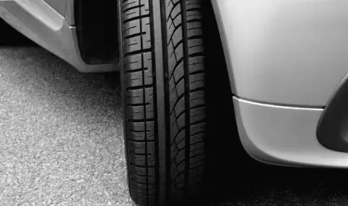 Чи варто комбінувати шини різних брендів на одному авто: думка експертів