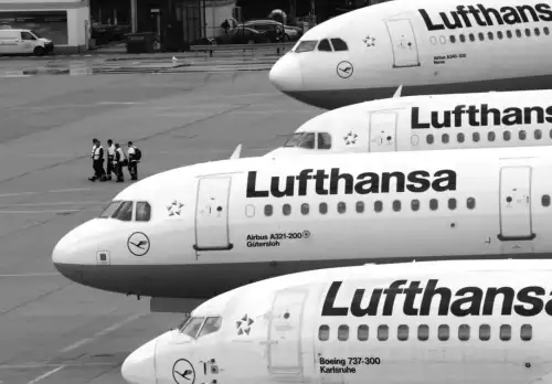 Lufthansa масово скасовує рейси в Німеччині: що відбувається у повітрі – Bloomberg