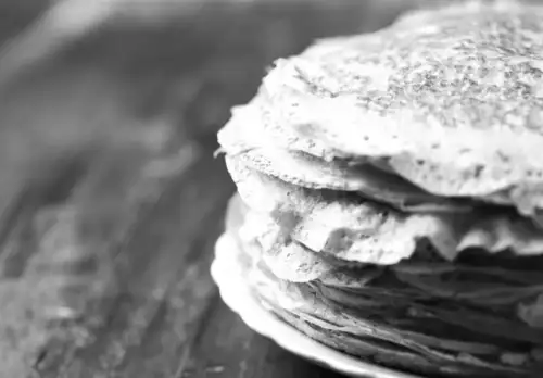 Як приготувати ідеальні млинці навіть на проблемній сковороді: секретний трюк з тістом