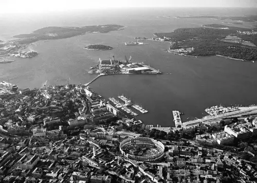 Невідома хорватська перлина, де можна сховатися від туристичних натовпів