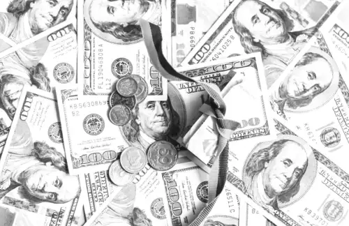 Експерти розкрили несподівані секрети: коли вигідніше обмінювати долари та євро