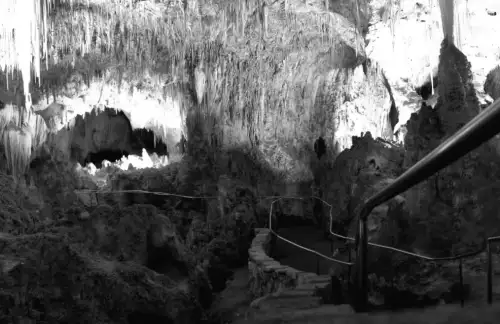 У США знайшли печери, що можуть зберігати сліди інопланетного життя: що приховують глибини?