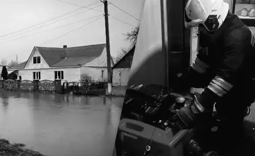 Загадкові води: які регіони України опинилися під загрозою підтоплень після відлиги та дощів (фото, відео)