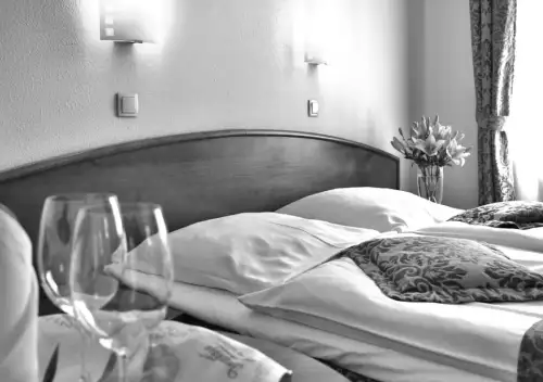 Що можна та що категорично заборонено брати з готельного номера: поради експертів, про які ви не здогадувалися