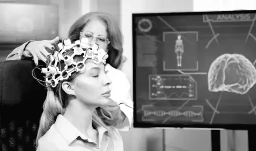 Створювач ChatGPT працює над з'єднанням мозку людини з ШІ.