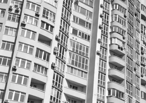 Порожні будівлі перетворять на прихисток для ВПО: Кулеба розкрив деталі проекту