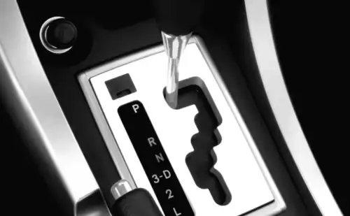 Ці функції на автоматі передачі L, 2 та 3 можуть вас здивувати: що вони насправді означають?